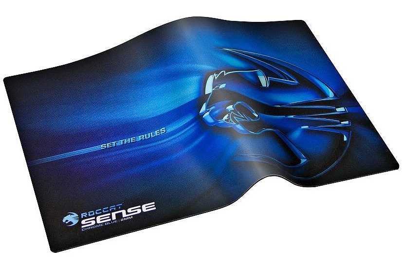 Glider bra och fäster bra mot underlaget - ROCCAT Sense Meteor Blue 2mm High Precision Gaming Mousepad