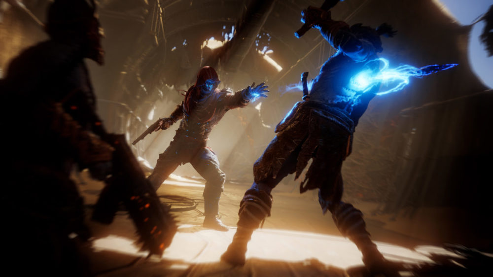 Outriders - Pressbild: Square Enix - copyright 2021 - Man zaps enemy with blue lightning.