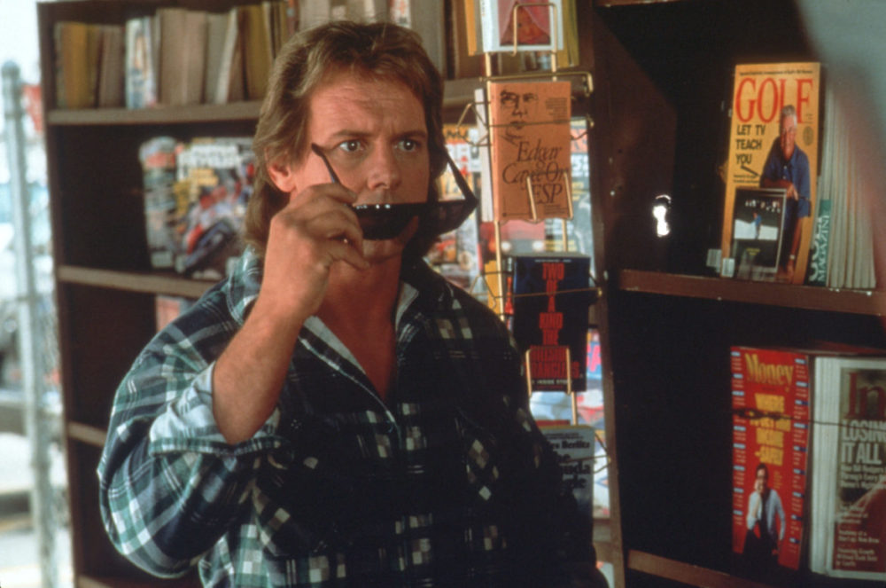 Bild: STUDIO S 1988/2021 THEY LIVE - Roddy Piper sees things.