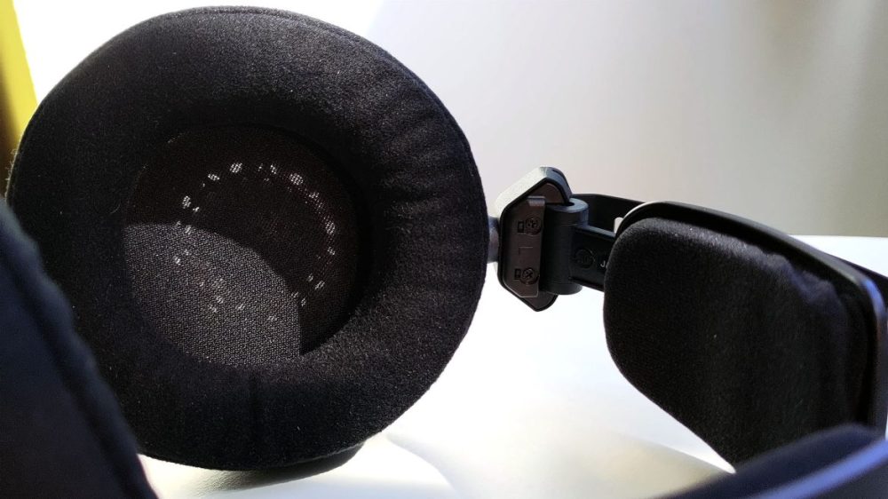 Audio-Technica ATH-R70x inside earmuff puffs close-up