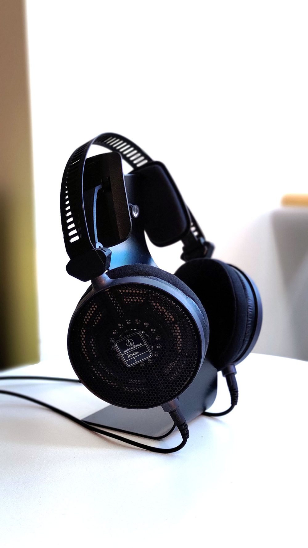 Audio-Technica ATH-R70x suspended