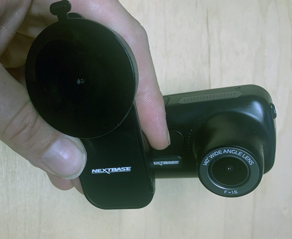 Foto: senses.se - 322GW - Nextbase - Närbild kamera med hållare 