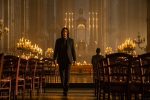 John Wick: Chapter 4 levererar många hisnande actionsekvenser som jag aldrig har sett maken till men filmen är alldeles för lång och utdragen för att bli riktigt bra. 