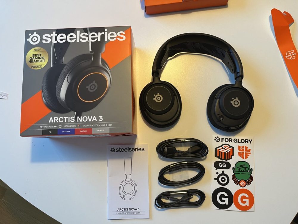 steelseries arctis nova 3 contents