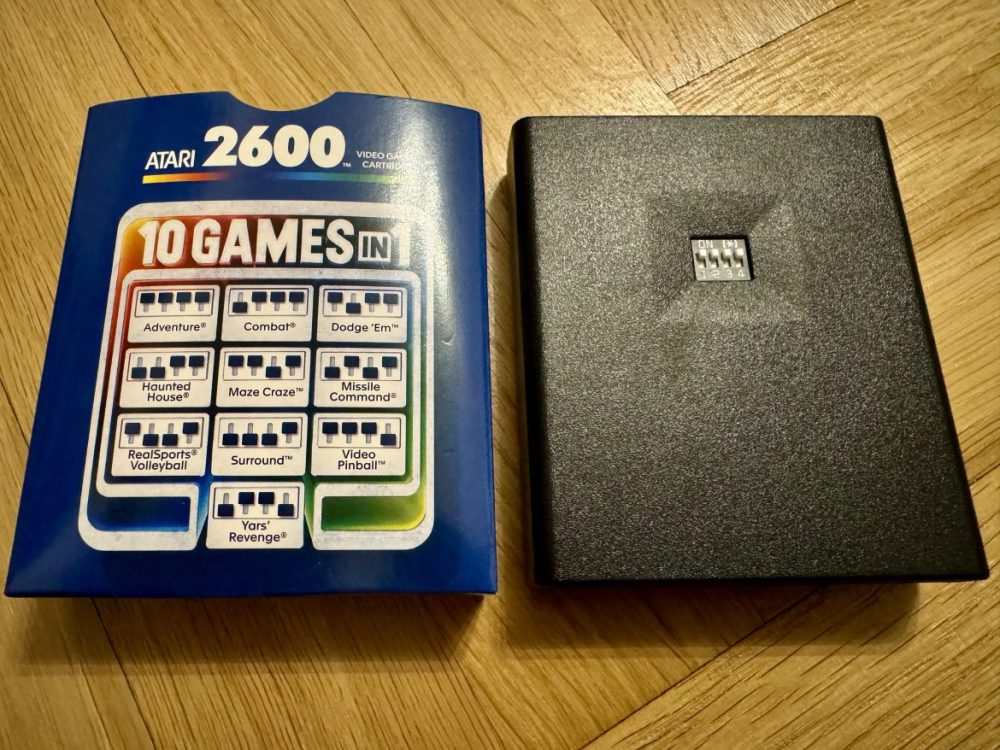 Atari 2600+ 10 games in 1 Cartridge close up