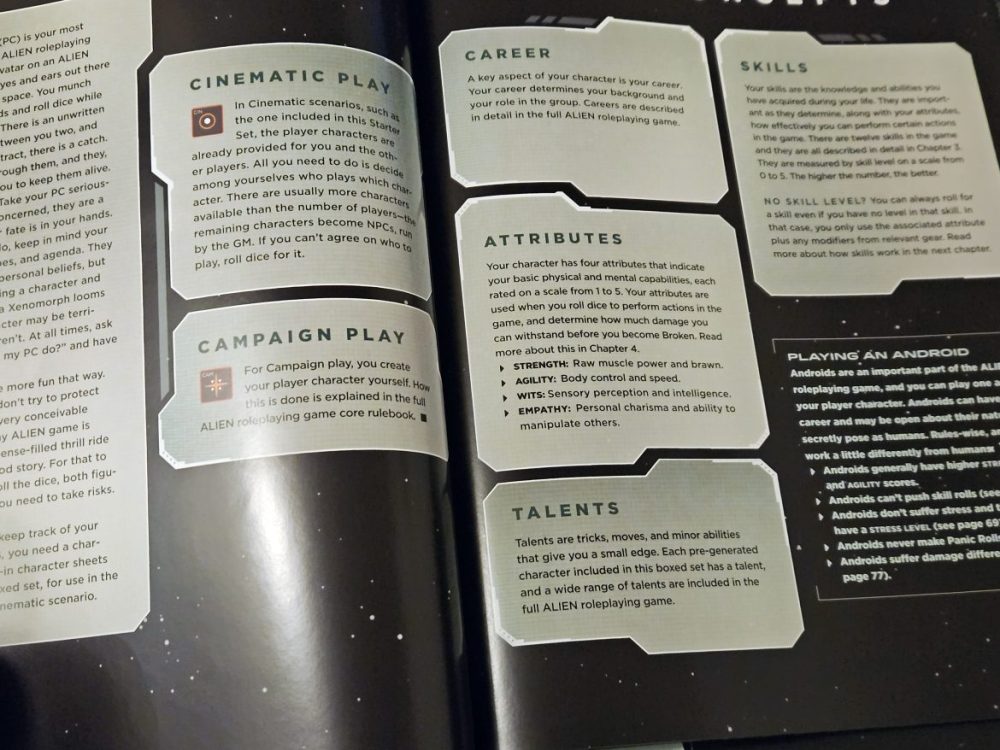 Foto: Senses.se - Alien Roleplaying Game - ett annat uppslag från boken. 