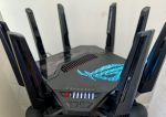ASUS GT-BE98 är en mångsidig, snabb och tekniskt kompetent router med det mesta man kan önska i inställningsväg, särskilt om man är gamer. Krånglig installation, prislapp och estetik är det enda som håller den från de högsta höjderna.