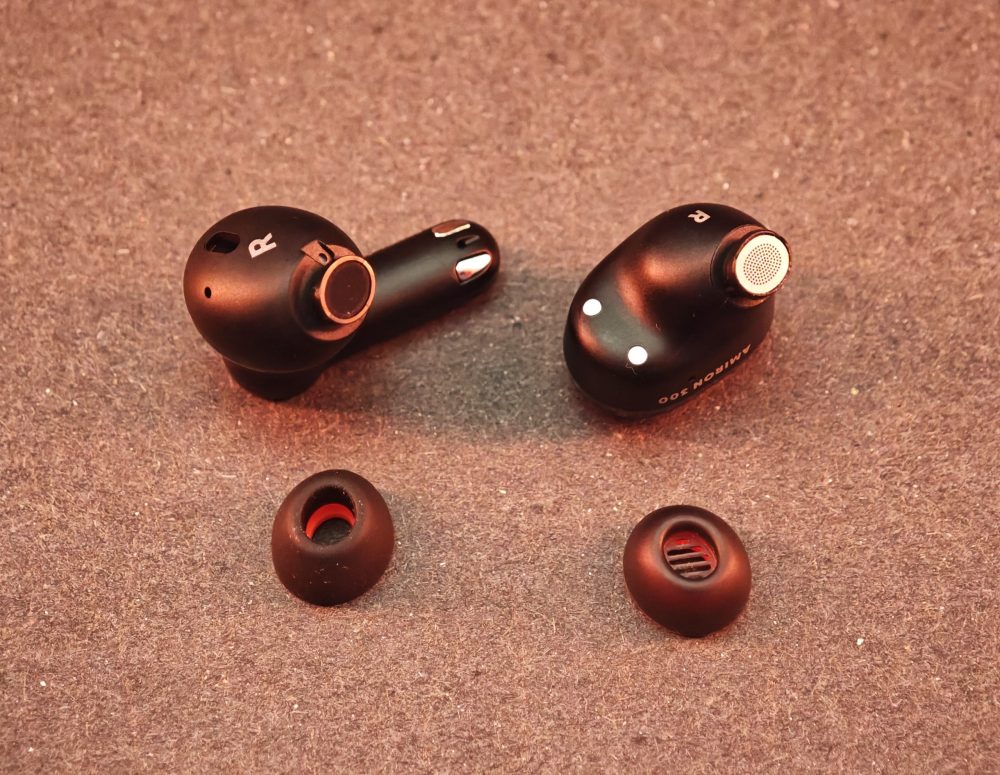 Amiron 100 till vänster och Amiron 300 till höger. (Foto: senses.se)