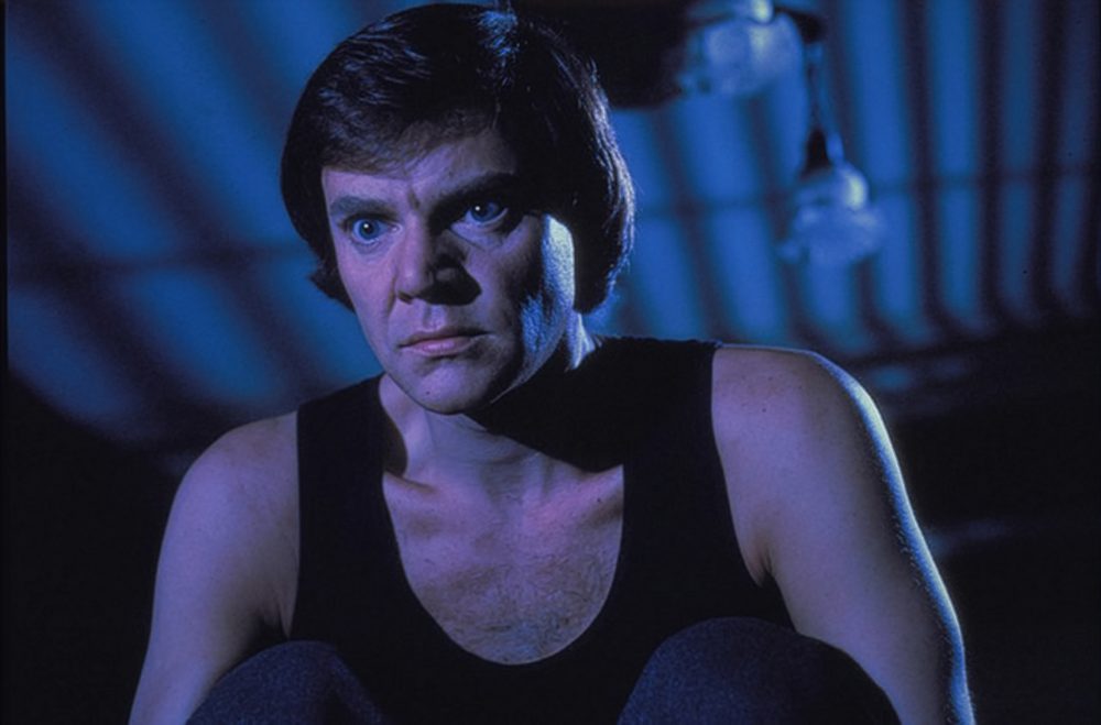 Photo: © Studio S / Universal - Cat People - Intense guy. 