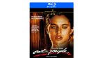 Blu-ray-utgåvan av Cat People (1982) erbjuder en nyrestaurerad version i 1.85:1-format med ljudspår i Dolby Audio 2.0 och DTS-HD 5.1, men saknar extramaterial och kommentarspår.