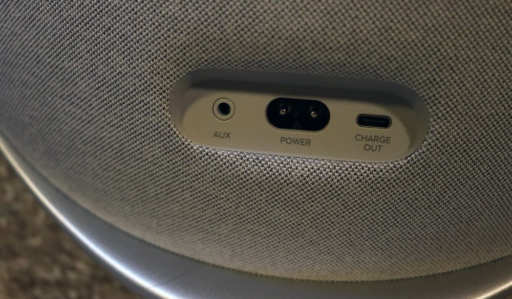 Harmon/Kardon - Onyx Studio 9 - Foto: Senses.se - Ingångar och utgångar.