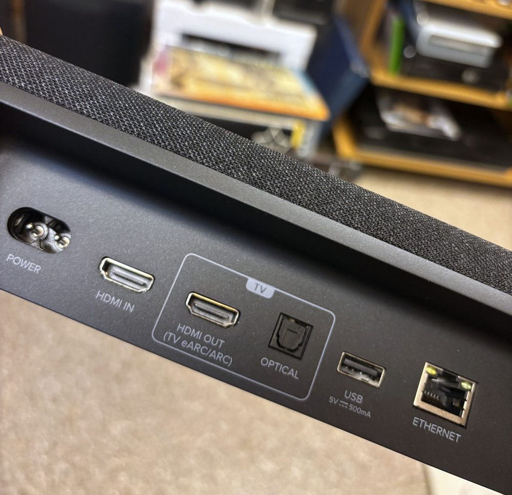 Harman/Kardon - Enchant 1100 - Foto: Senses.se - Alla olika ingångar, inklusive Ethernet.