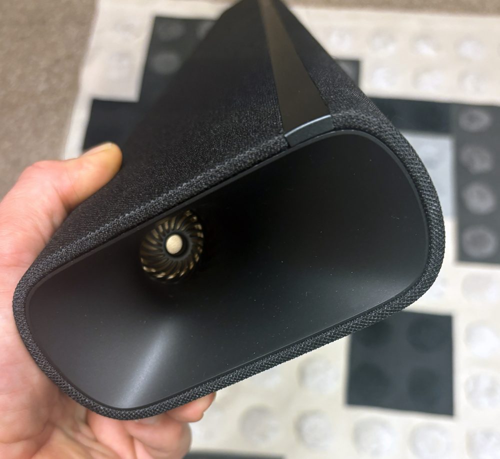 Harman/Kardon - Enchant 1100 Foto: Senses.se - Imponerande högtalarelement för rumsligt ljud.