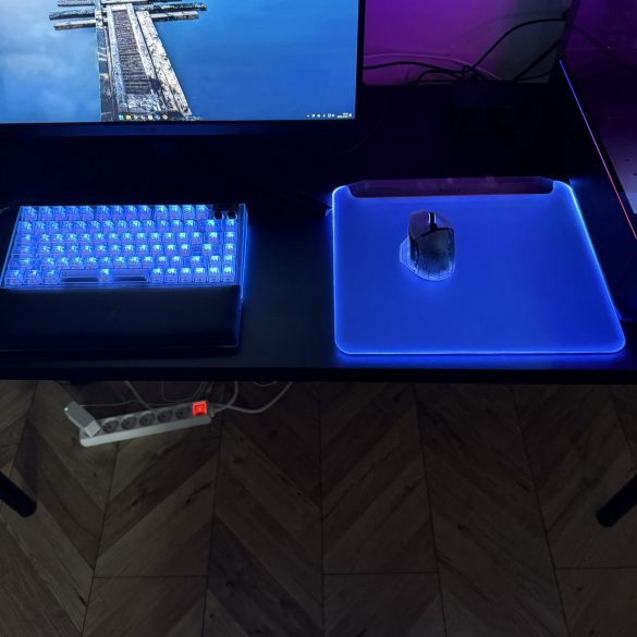 Razer-phantom-white-möss-tangentbord-musmatta