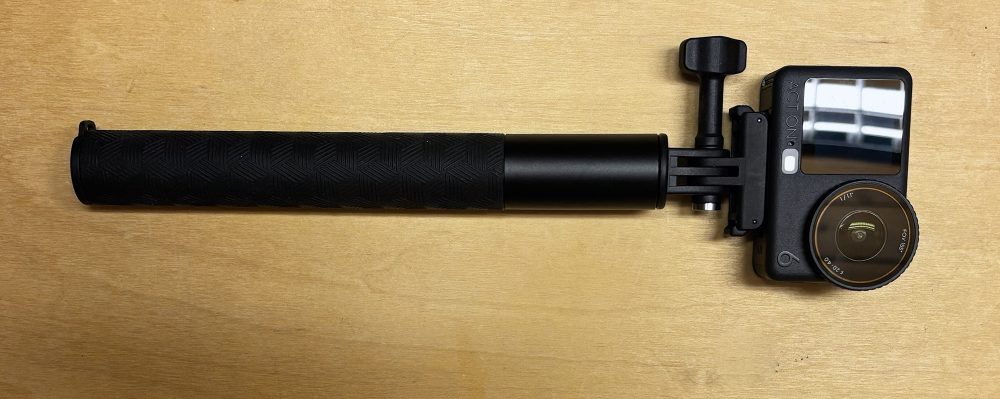 Osmo Action 6 - DJI - Foto: senses.se - Foto: Senses.se - Förlängningstången tar nästan ingen plats hopfällt läge.