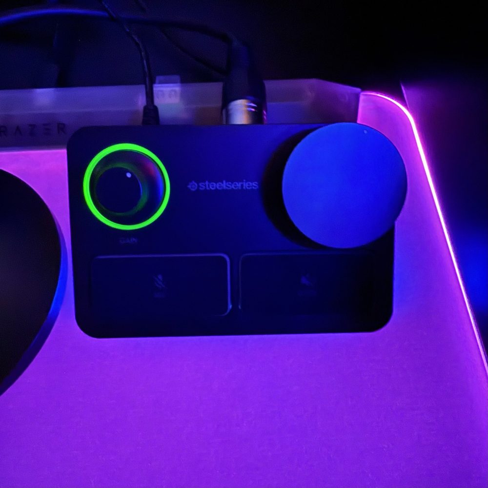 SteelSeries-Stream-mixer-inkopplad.