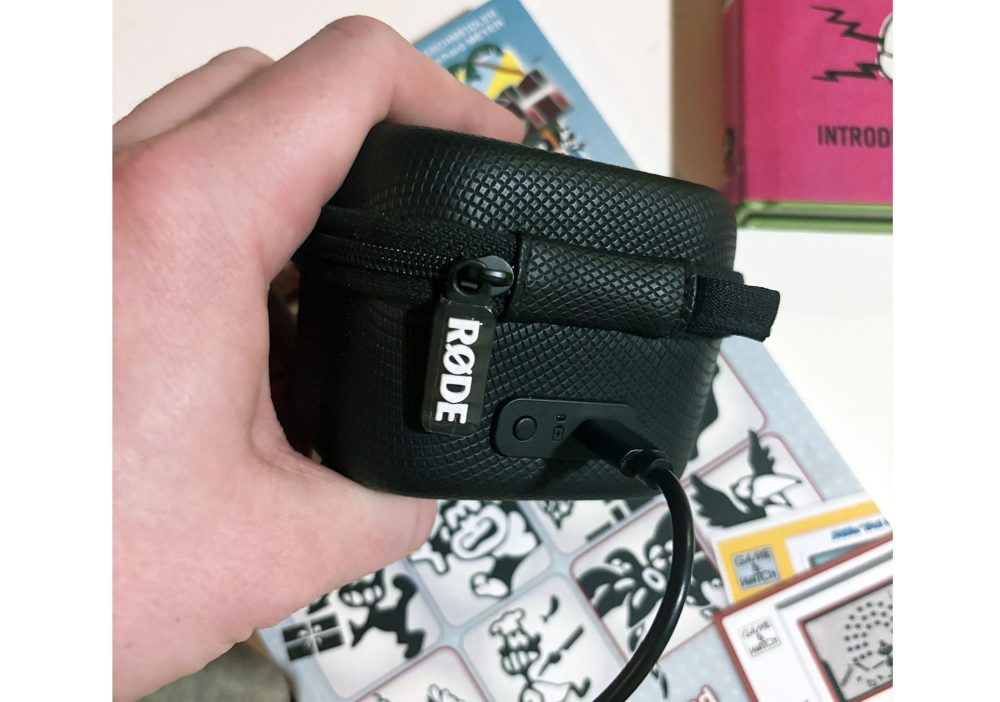 Photo: Senses.se - Wireless Pro - RØDE - charging case.