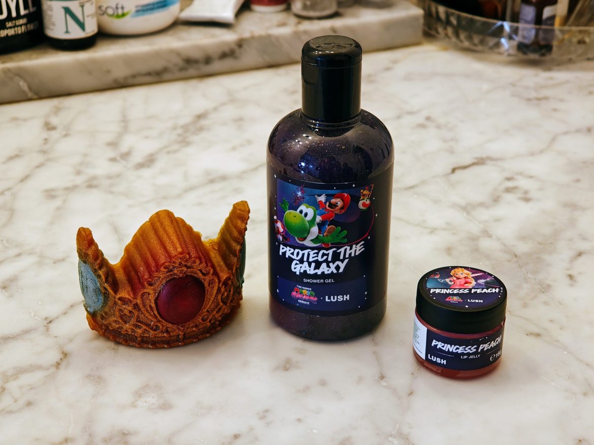 Lush Super Mario Galaxy collection senses