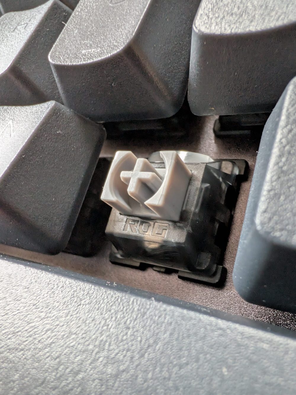 Asus ROG Azoth 96 HE