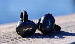 EarFun Clip 2 är en välbalanserad uppföljare som åtgärdar den största kritiken mot föregångaren, det tråkiga ljudet, utan att tappa det som gjorde originalet attraktivt: priset, batteritiden och den smarta open-ear-designen.