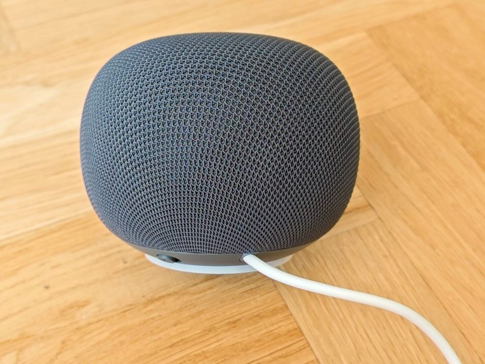 Google Home Speaker back with cable