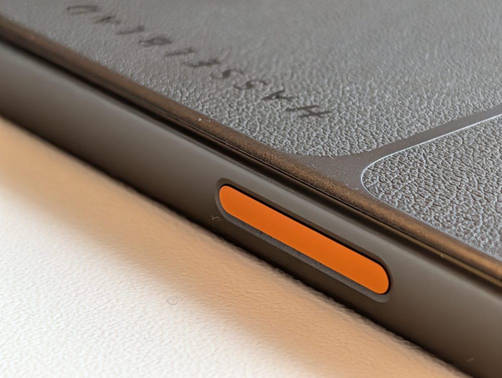 Oppo Find X9 Ultra – Snygg orange kamera-knapp. Men inte helt bra