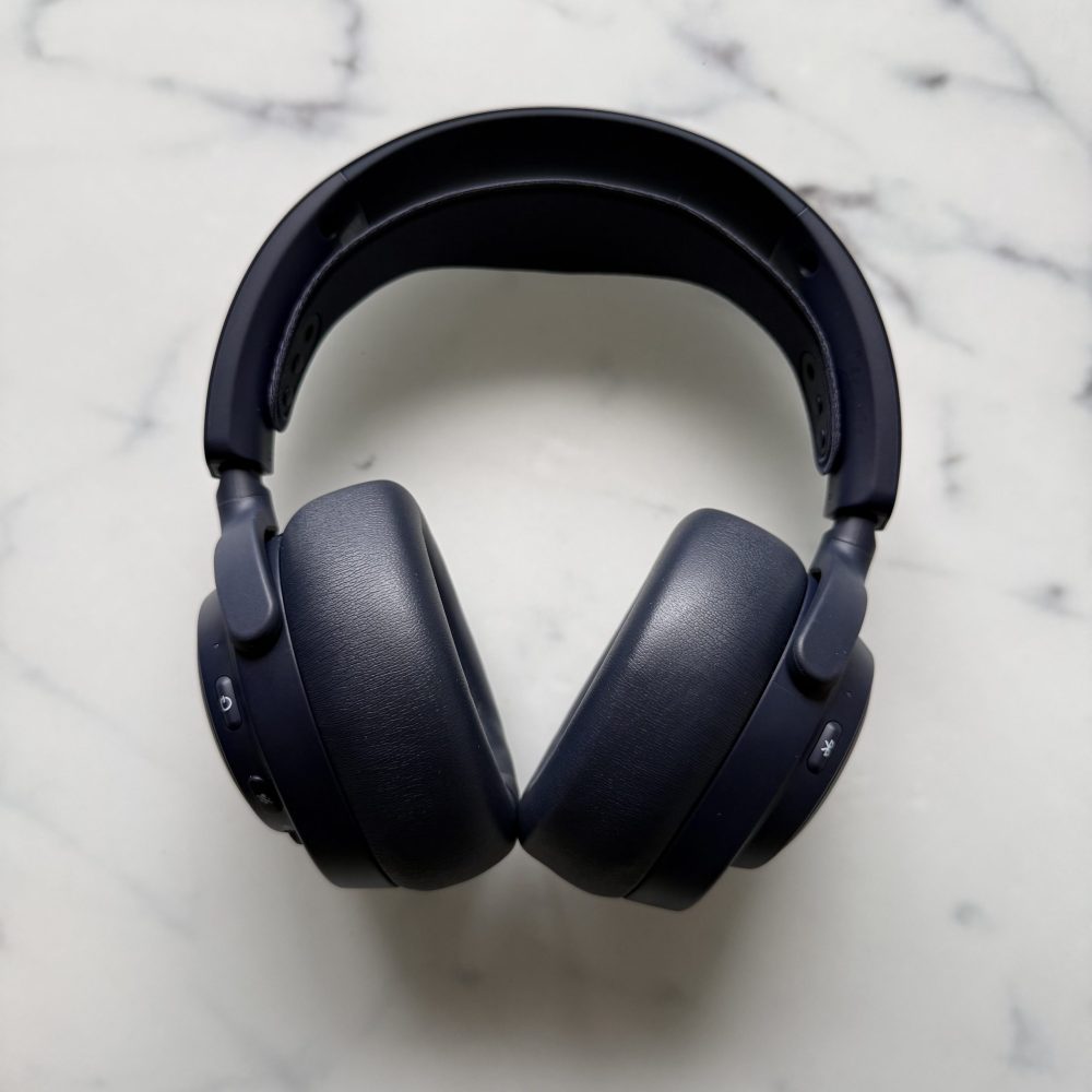 SteelSeries Arctis Nova Pro Omni unboxed