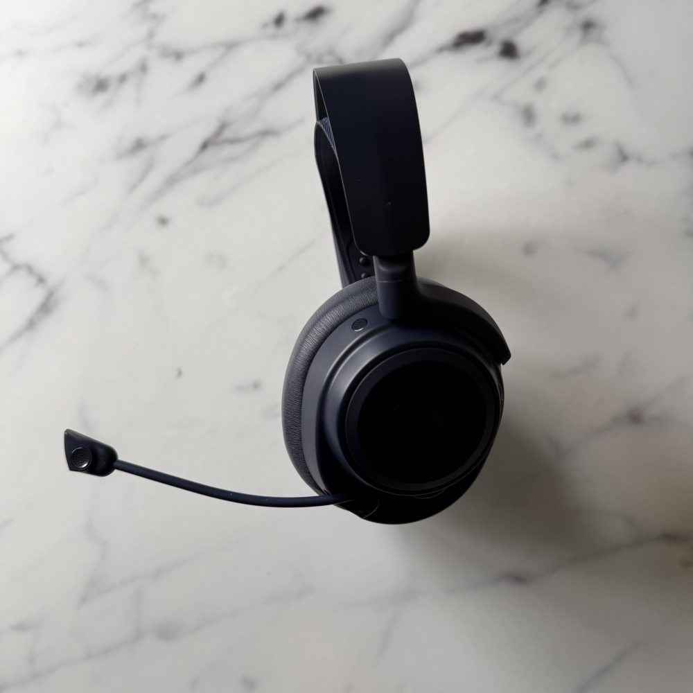 SteelSeries Arctis Nova Pro omni microphone