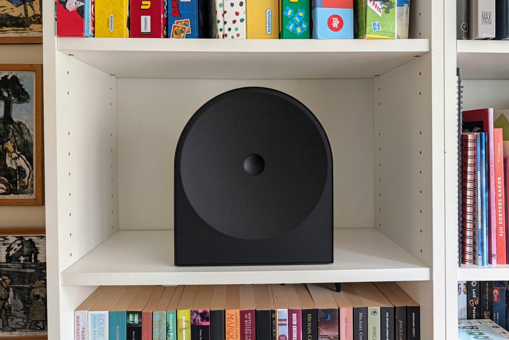 Samsung Music Studio 5 – Smälter in i en bokhylla