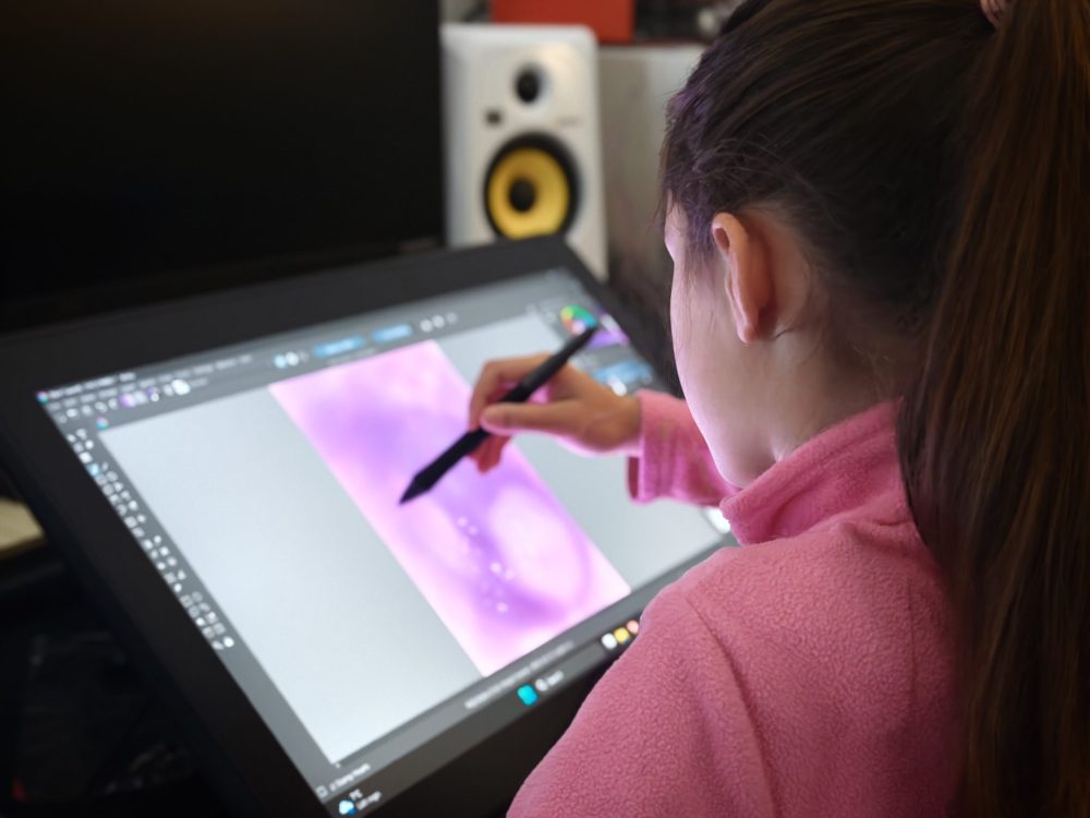 Enkelheten lockar även de yngre att utveckla sitt artistiska sinne.
(Foto: senses.se)