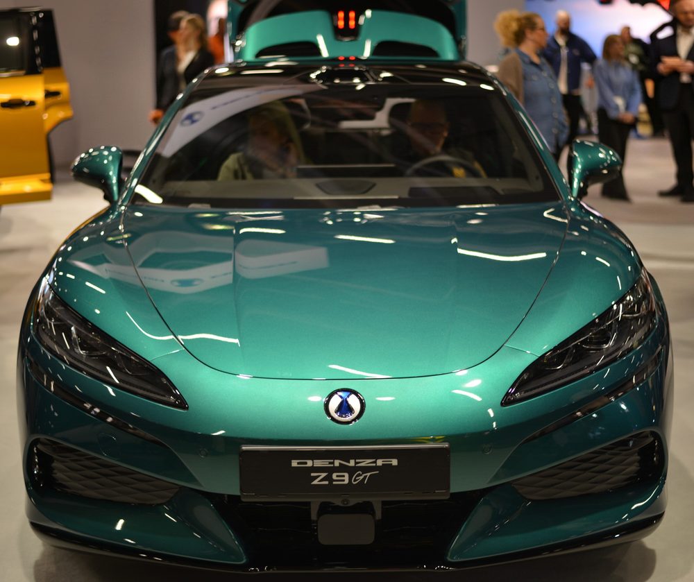 På plats på eCarExpo 2026: Framtidens elbilar, smarta laddhybrider och mässans hetaste nyheter – Vrålåket BYD Denza Z9 GT – smakar det så kostar det