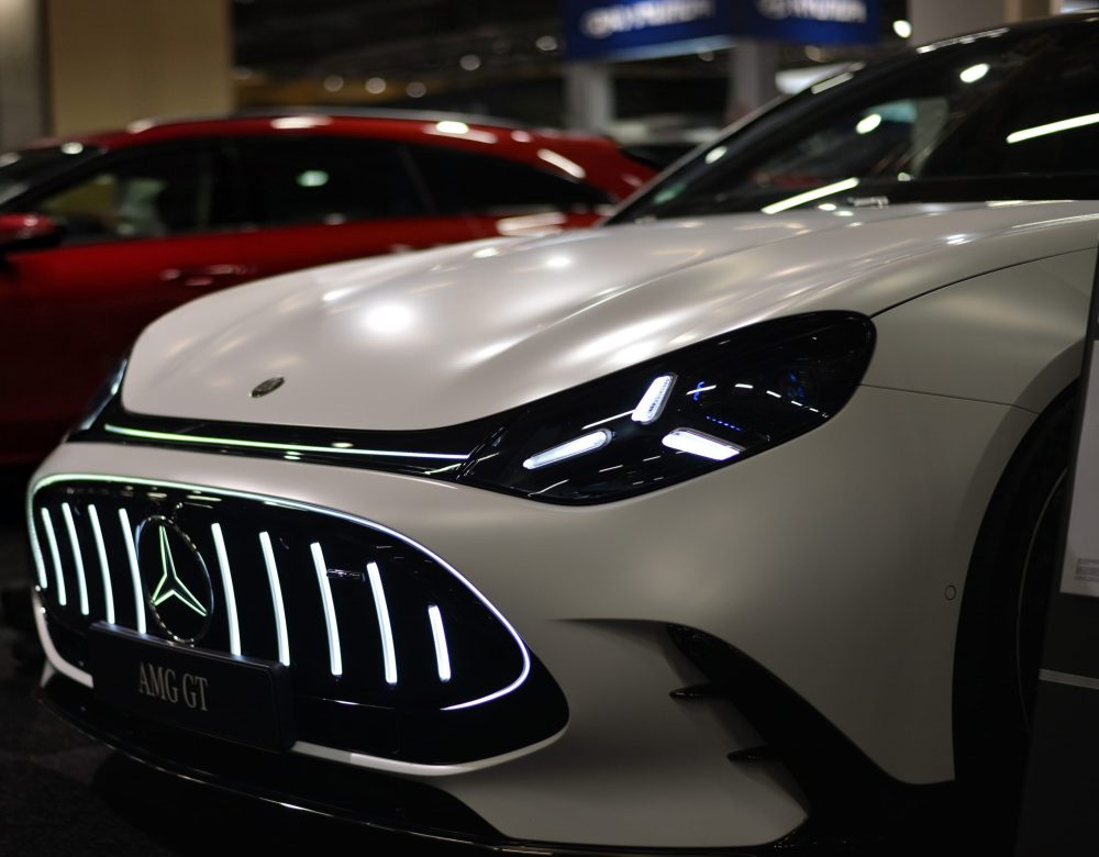 På plats på eCarExpo 2026: Framtidens elbilar, smarta laddhybrider och mässans hetaste nyheter – … men kanske inte lika snygg framifrån