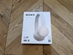 Sony WH-CH530 imponerar med 55 timmars batteritid, låg vikt och bekväm passform. Ett par prisvärda hörlurar för den som söker enkelhet utan att tömma plånboken.