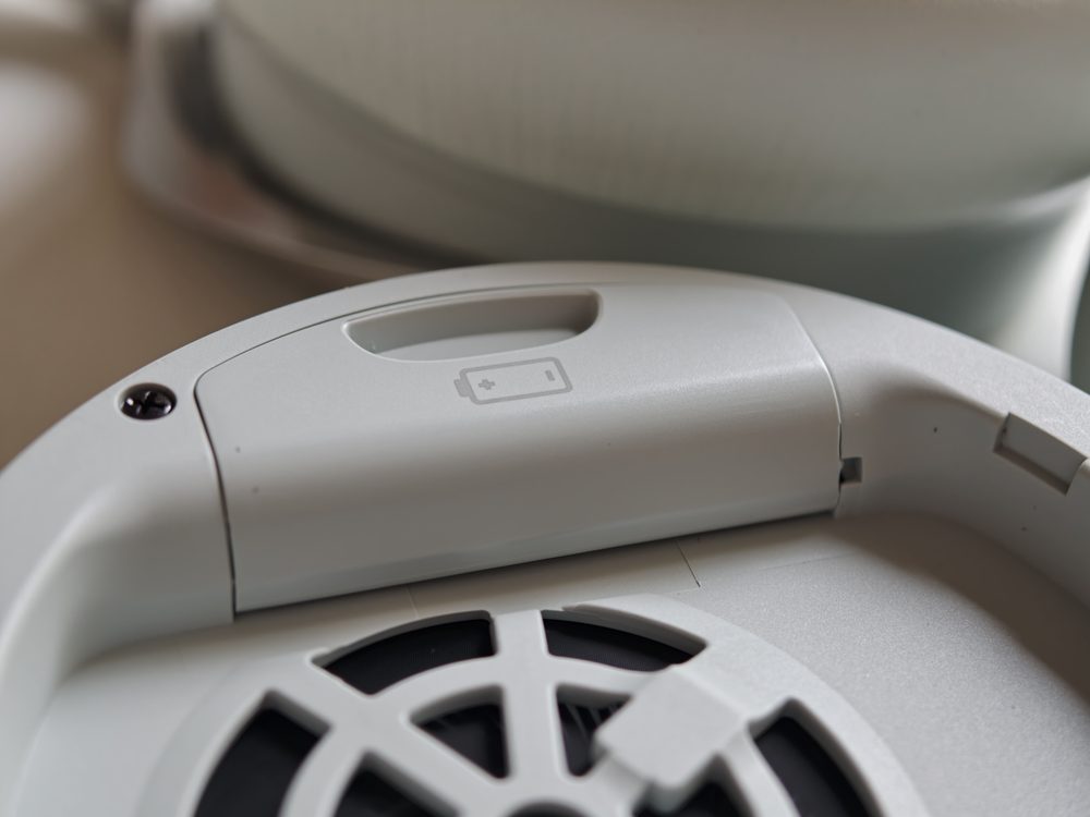 beyerdynamic Aventho Y – Väldigt enkelt att byta batteri